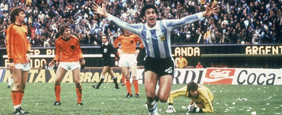 Mario Kempes festejando um dos gols da final da Copa do Mundo de 1978 na Argentina - Foto: El Grfico