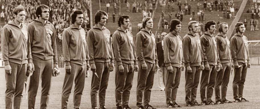 Seleo da Alemanha Oriental na Copa do Mundo de 1974, na Alemanha Ocidental. nica participao do pas em Copas - Foto: Deutsches Bundesarchiv