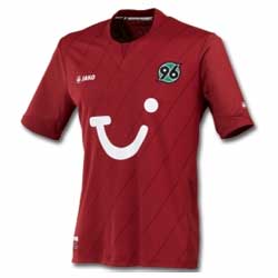 Uniforme 1 do Hannover 96 - Temporada 2011/2012