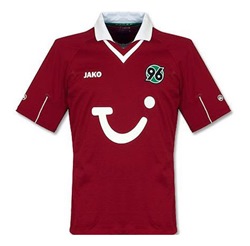 Uniforme 1 do Hannover 96 - Temporada 2012/2013