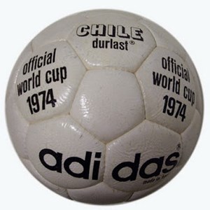 Adidas Chile Durlast - Bola Oficial da Copa do Mundo de 1974 na Alemanha Ocidental