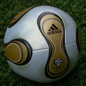 Adidas +Teamgeist - Bola Oficial da final da Copa do Mundo de 2006 na Alemanha