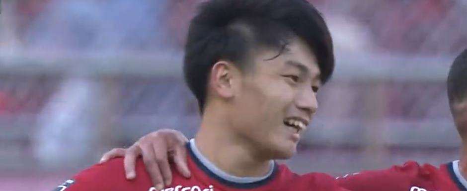 Ayase Ueda - Jogador da Seleo do Japo na Copa do Mundo de Futebol de 2022 no Catar (Qatar) - Foto: J_League_En/Twitter