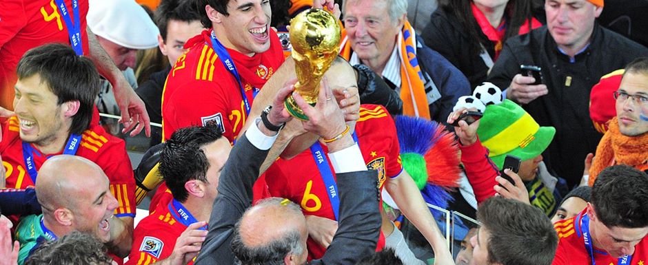 Seleo da Espanha comemora o ttulo da Copa do Mundo de Futebol de 2010 na frica do Sul - Foto: Anthony Stanley