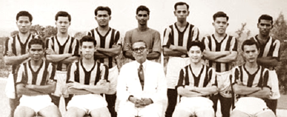 Seleo de Futebol Masculino da Federao Malaia, campe da Copa Merdeka de 1958. Cinco anos antes da fuso com a Malsia - Foto: Malaysian Archive