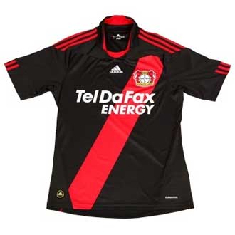 Uniforme 1 do Bayer Leverkusen - Temporada 2010/2011